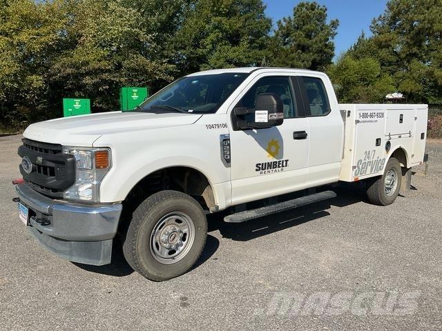 Ford F-250 Vieglais kravas automobilis/izkraušana no sāniem