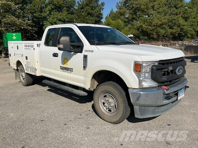 Ford F-250 Vieglais kravas automobilis/izkraušana no sāniem