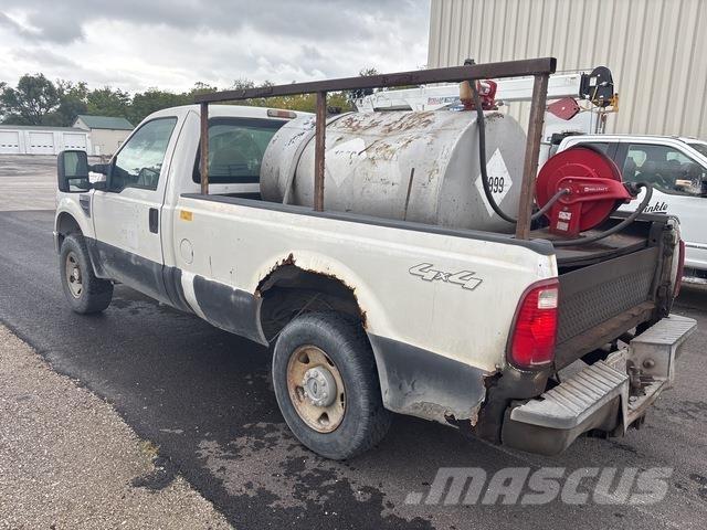 Ford F-250 Vieglais kravas automobilis/izkraušana no sāniem
