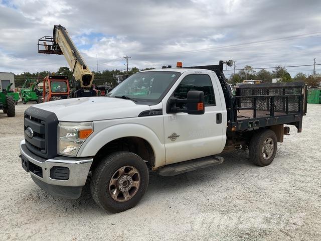 Ford F-250 Platformas/izkraušana no sāniem