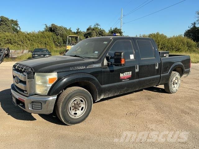 Ford F-250 Vieglais kravas automobilis/izkraušana no sāniem