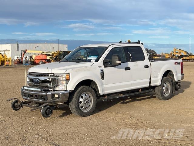 Ford F-250 Vieglais kravas automobilis/izkraušana no sāniem