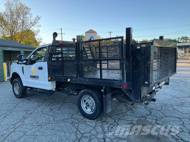 Ford F-250 Platformas/izkraušana no sāniem