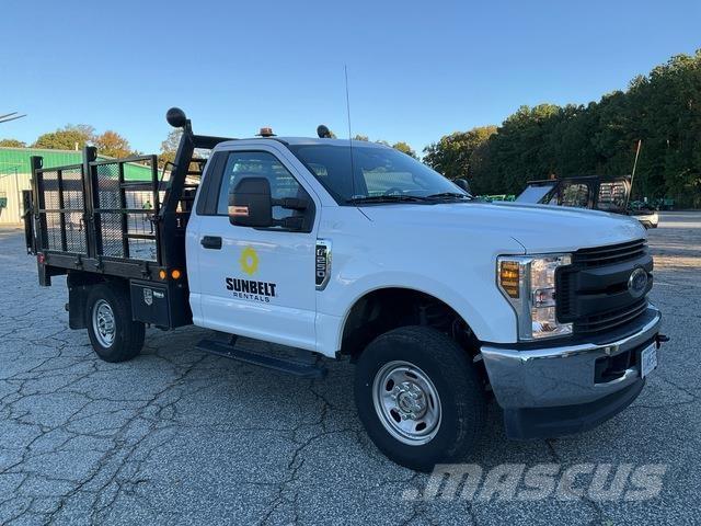 Ford F-250 Platformas/izkraušana no sāniem