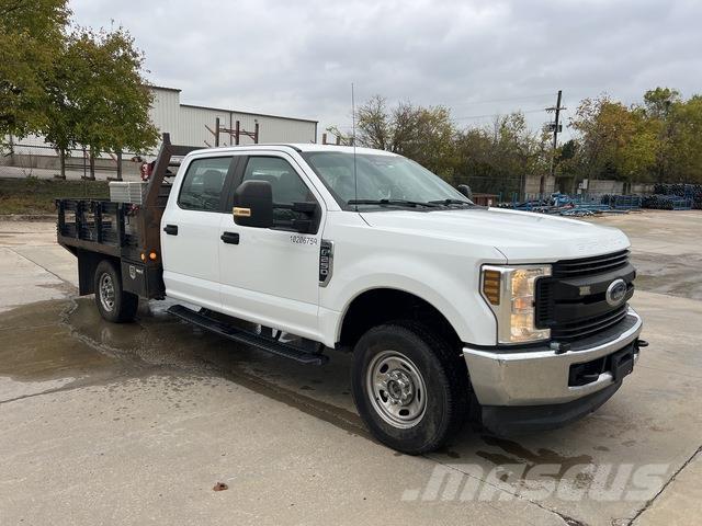 Ford F-250 Platformas/izkraušana no sāniem