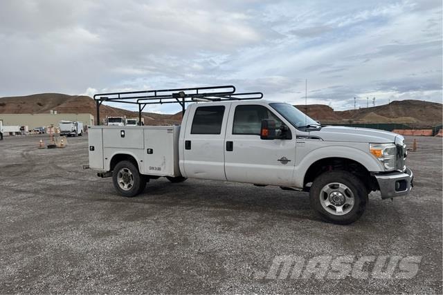 Ford F-250 Vieglais kravas automobilis/izkraušana no sāniem