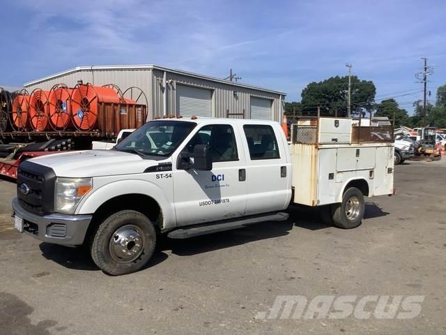Ford F-350 Vieglais kravas automobilis/izkraušana no sāniem