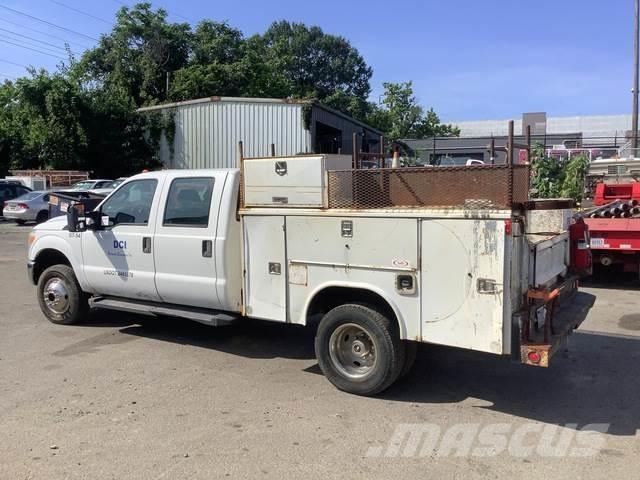 Ford F-350 Vieglais kravas automobilis/izkraušana no sāniem
