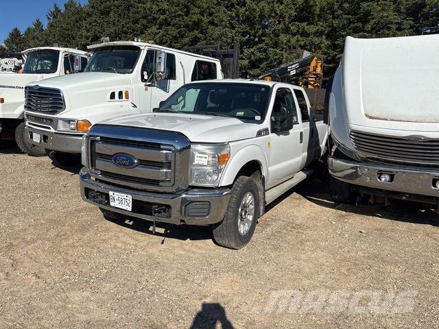 Ford F-350 Vieglais kravas automobilis/izkraušana no sāniem