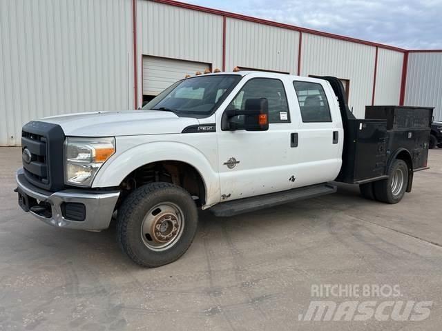 Ford F-350 Vieglais kravas automobilis/izkraušana no sāniem