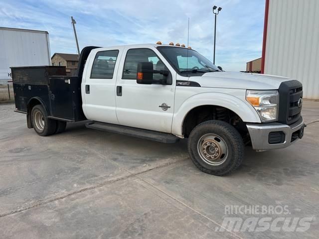 Ford F-350 Vieglais kravas automobilis/izkraušana no sāniem