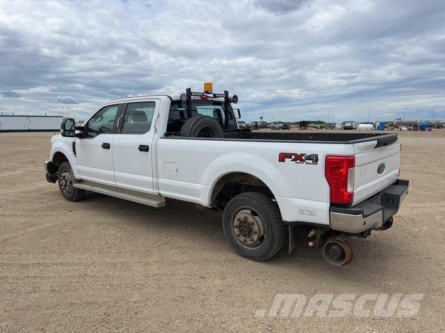 Ford F-350 Vieglais kravas automobilis/izkraušana no sāniem
