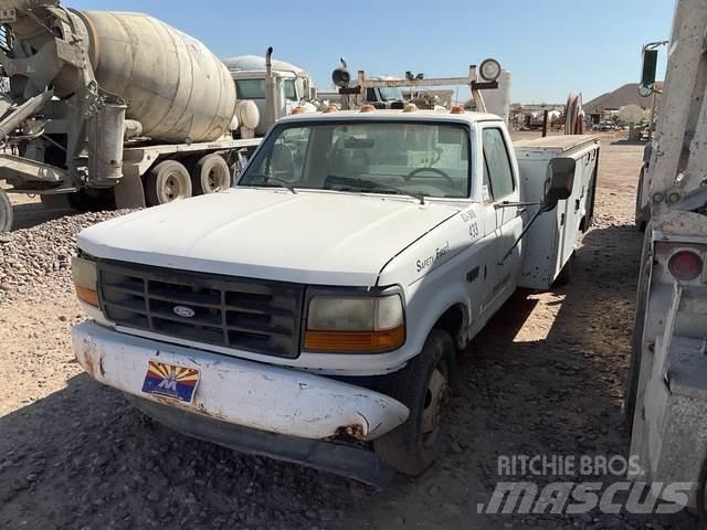 Ford F-350 Vieglais kravas automobilis/izkraušana no sāniem