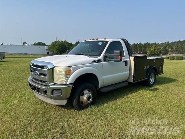 Ford F-350 Vieglais kravas automobilis/izkraušana no sāniem