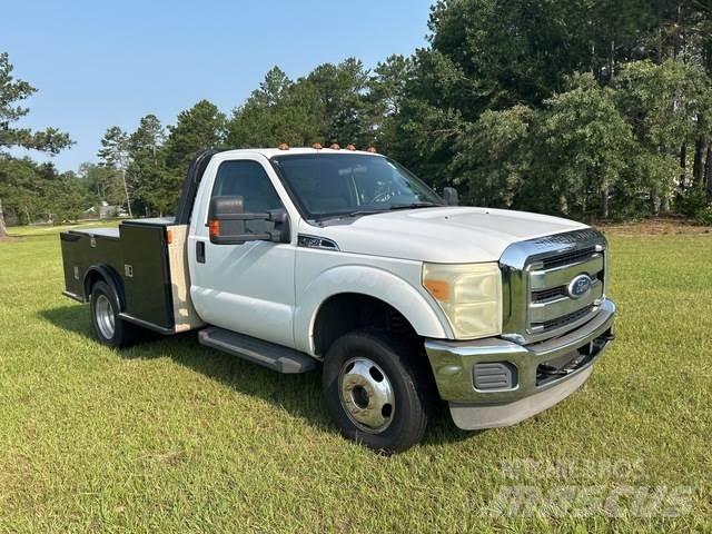 Ford F-350 Vieglais kravas automobilis/izkraušana no sāniem
