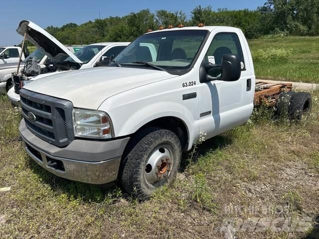 Ford F-350 Kabīnes un interjers