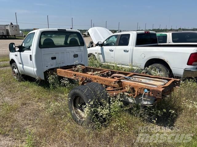 Ford F-350 Kabīnes un interjers
