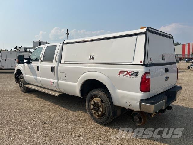 Ford F-350 Vieglais kravas automobilis/izkraušana no sāniem