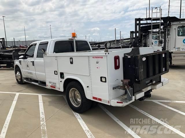 Ford F-350 Vieglais kravas automobilis/izkraušana no sāniem