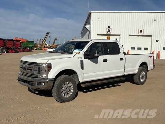 Ford F-350 Vieglais kravas automobilis/izkraušana no sāniem