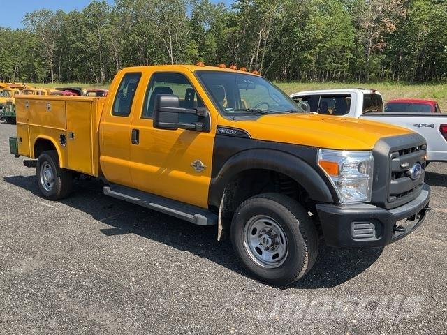 Ford F-350 Vieglais kravas automobilis/izkraušana no sāniem