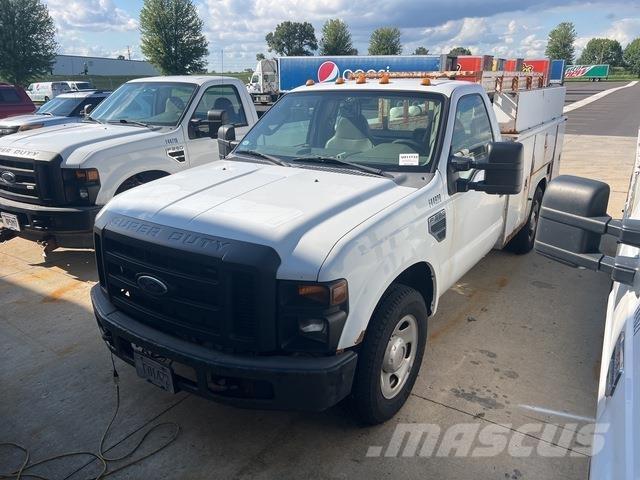 Ford F-350 Vieglais kravas automobilis/izkraušana no sāniem