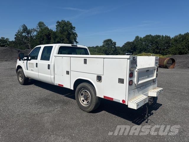 Ford F-350 Vieglais kravas automobilis/izkraušana no sāniem