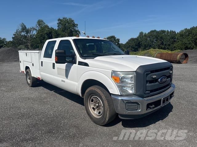 Ford F-350 Vieglais kravas automobilis/izkraušana no sāniem