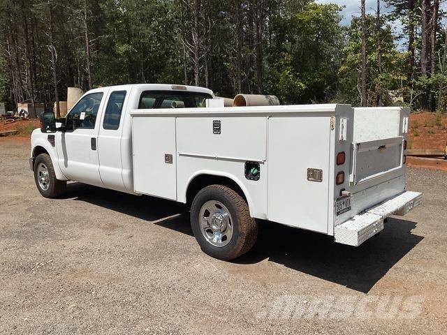 Ford F-350 Vieglais kravas automobilis/izkraušana no sāniem