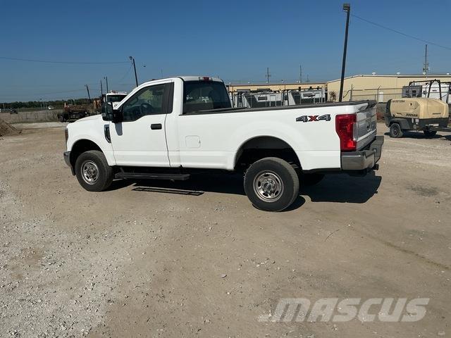 Ford F-350 Vieglais kravas automobilis/izkraušana no sāniem