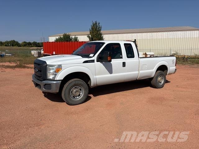 Ford F-350 Vieglais kravas automobilis/izkraušana no sāniem