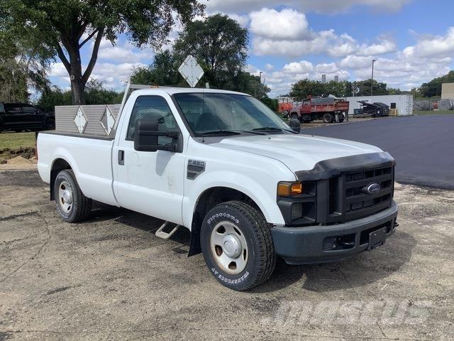 Ford F-350 Vieglais kravas automobilis/izkraušana no sāniem