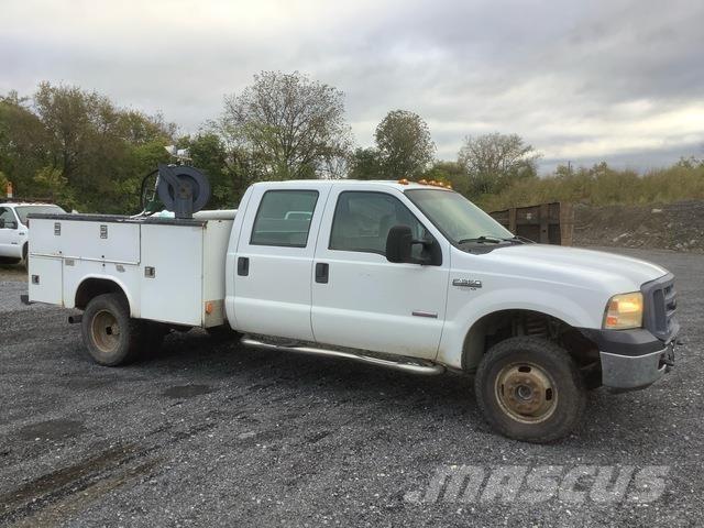 Ford F-350 Vieglais kravas automobilis/izkraušana no sāniem