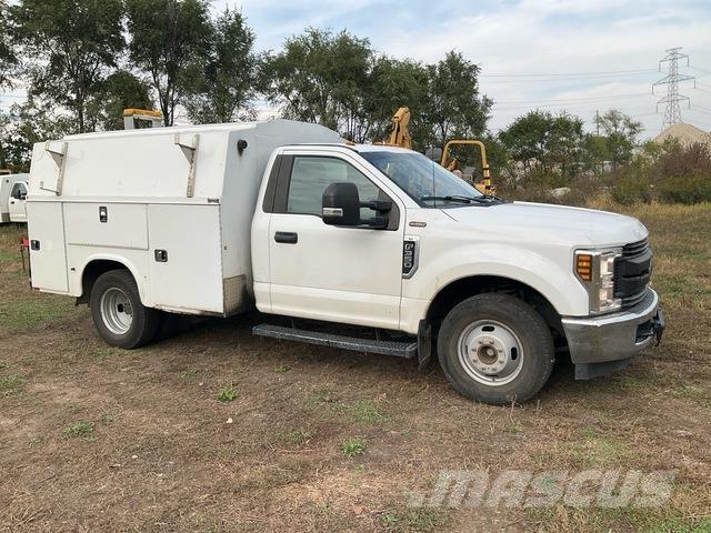 Ford F-350 Vieglais kravas automobilis/izkraušana no sāniem