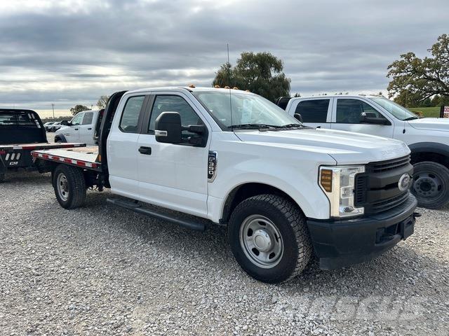 Ford F-350 Platformas/izkraušana no sāniem