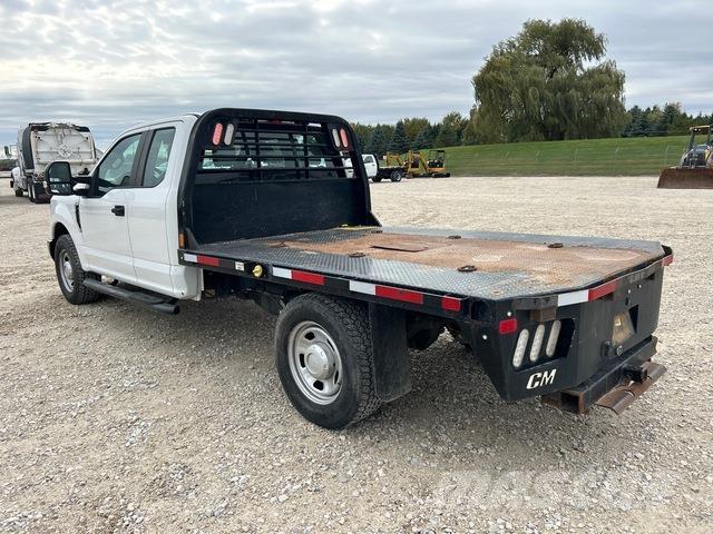 Ford F-350 Platformas/izkraušana no sāniem