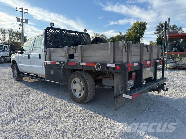 Ford F-350 Platformas/izkraušana no sāniem