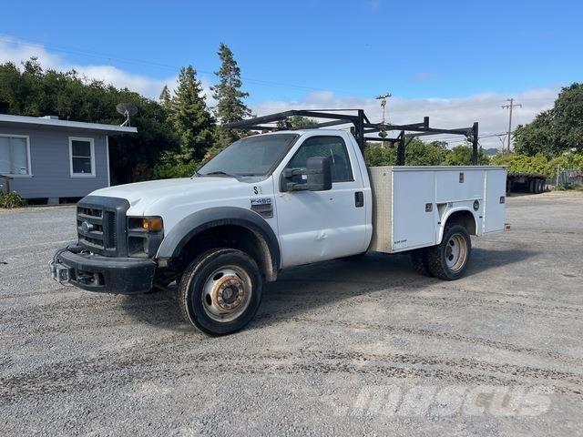 Ford F-450 Vieglais kravas automobilis/izkraušana no sāniem