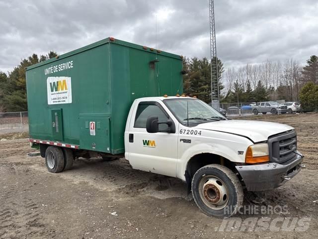 Ford F-450 Vieglais kravas automobilis/izkraušana no sāniem
