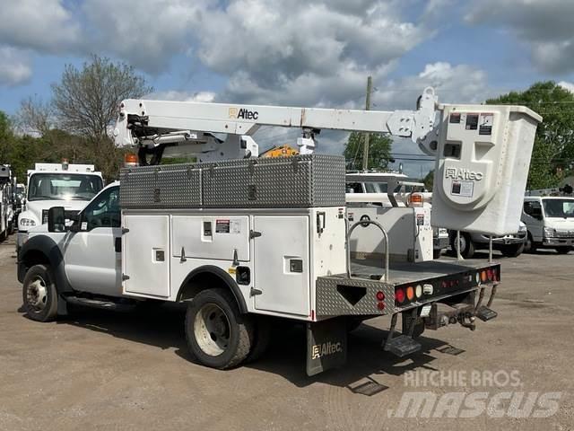 Ford F-450 Pacēlāji uz automašīnas bāzes