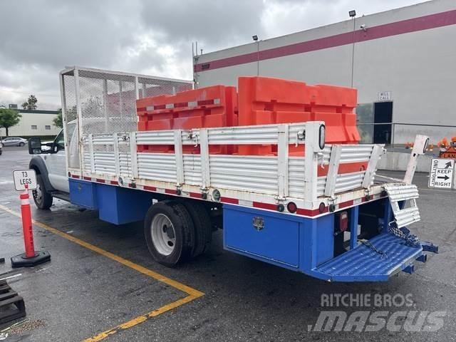 Ford F-450 Platformas/izkraušana no sāniem