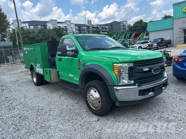 Ford F-450 Vieglais kravas automobilis/izkraušana no sāniem