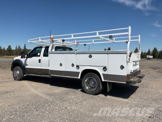 Ford F-450 Vieglais kravas automobilis/izkraušana no sāniem