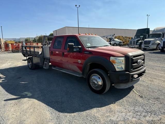 Ford F-550 Platformas/izkraušana no sāniem