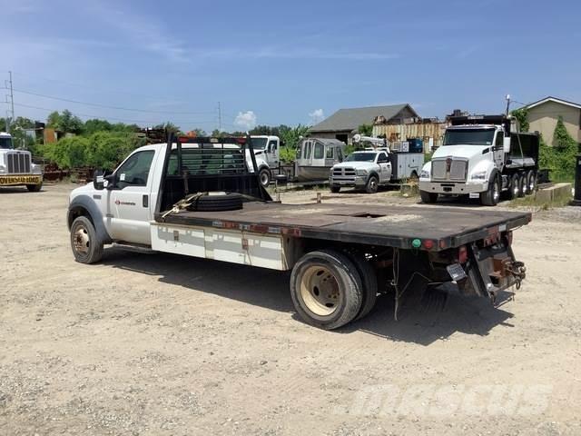 Ford F-550 Platformas/izkraušana no sāniem