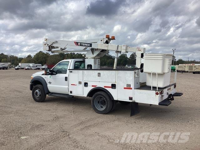 Ford F-550 Pacēlāji uz automašīnas bāzes