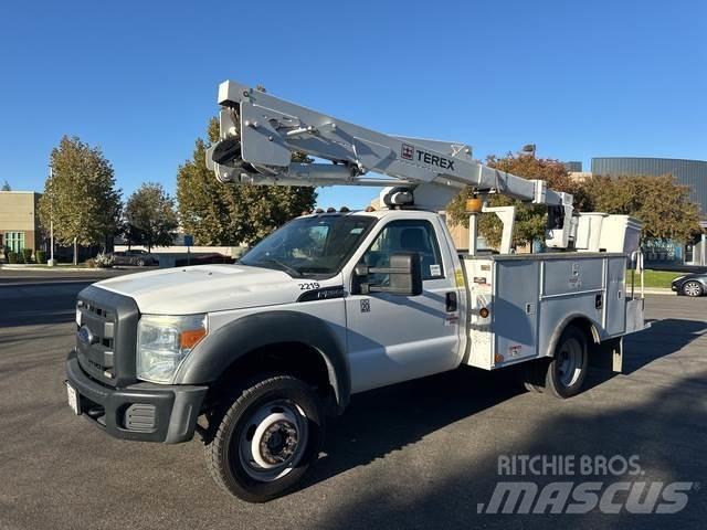Ford F-550 Pacēlāji uz automašīnas bāzes