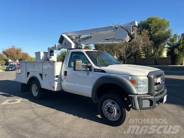 Ford F-550 Pacēlāji uz automašīnas bāzes