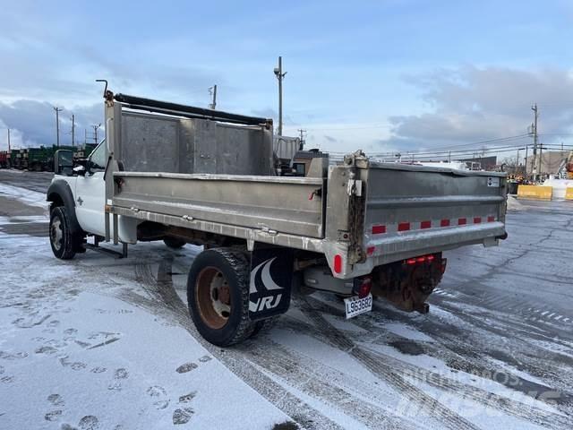 Ford F-550 Pašizgāzējs