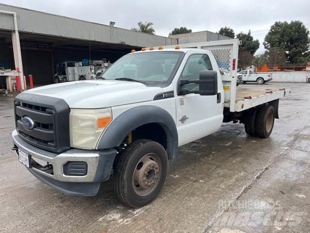 Ford F-550 Platformas/izkraušana no sāniem